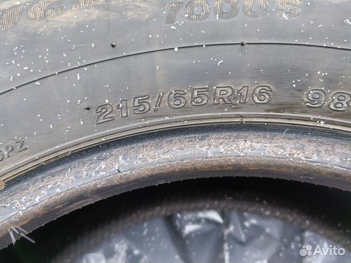 Bridgestone Ice Cruiser 7000S 215/65 R16