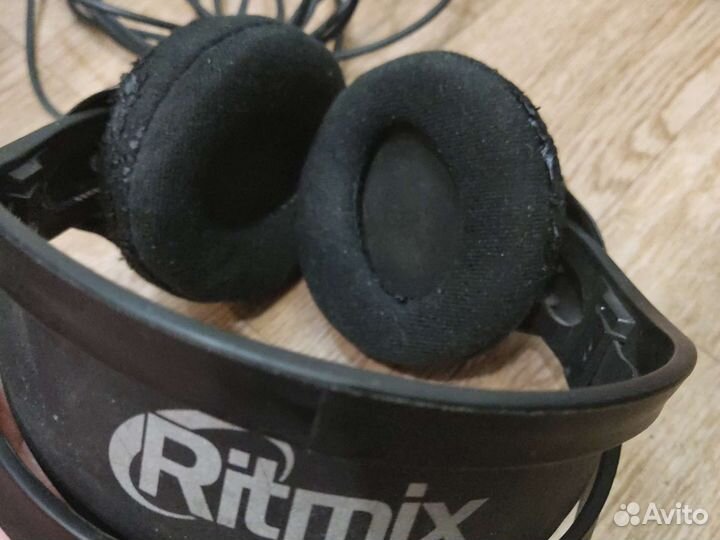 Проводные наушники пара