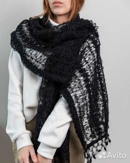 Ажурный палантин вязаный