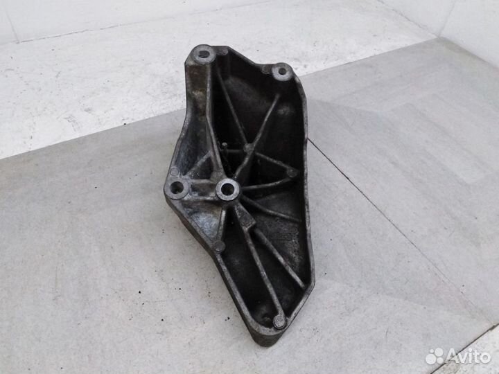 Кронштейн генератора Форд