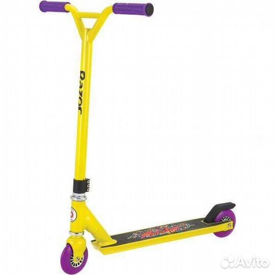 Трюковой самокат Razor Beast