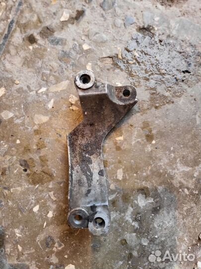 Ауди Крепление компрессора кондиционера audi