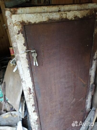 Оружейный сейф на 5+ стволов