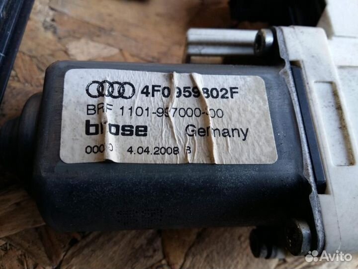Стеклоподъемник электрический задний правый Audi
