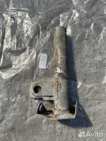 Кронштейн бампера 2107