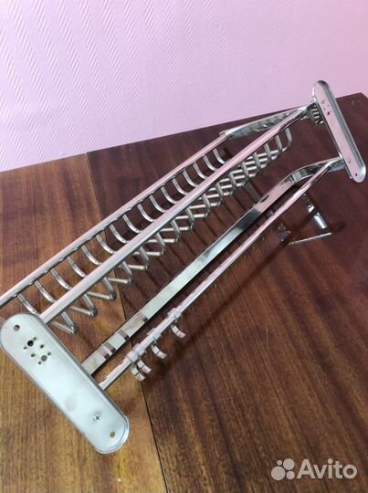 Полка откидная с держателем полотенец