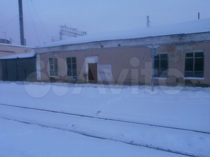 Здание в Самарской обл