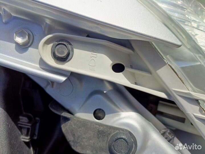 Фары Тойота Королла Филдер 141