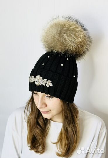 Шапка со стразами