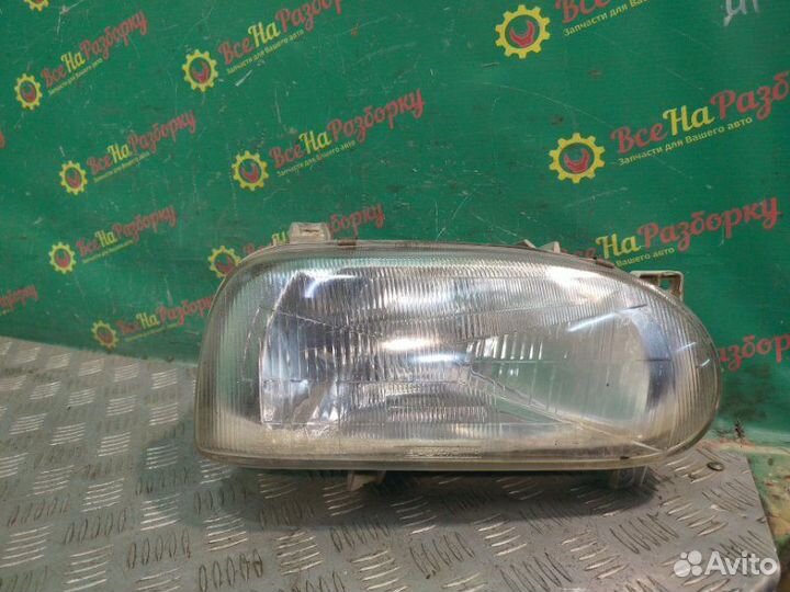 Фара правая Volkswagen Golf 3 универсал 1.8
