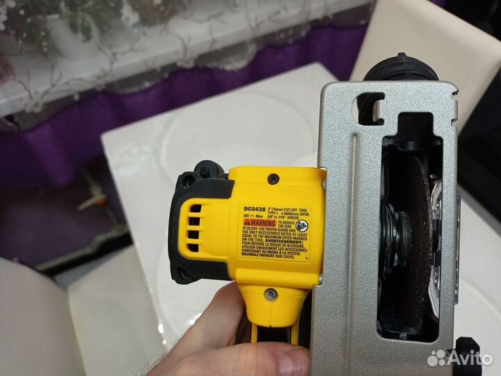 Dewalt dcs438b мини ушм