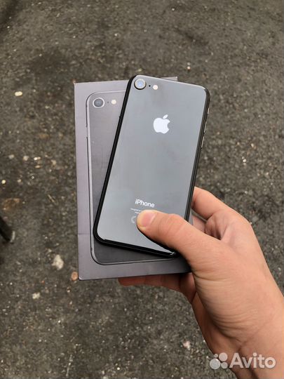 iPhone 8, 64 ГБ