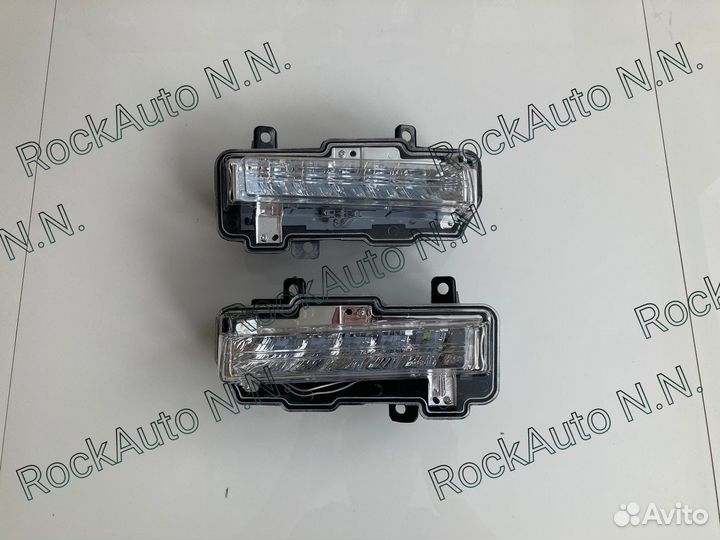 Ходовые огни (1шт) Mitsubishi Pajero IV (2015+)