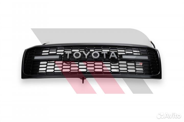 Решетка радиатора Toyota Land Cruiser 100 05-07г