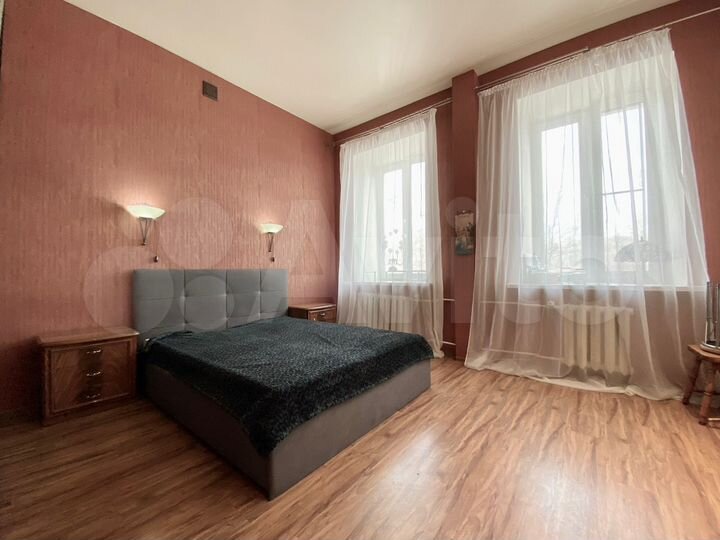 3-к. квартира, 82 м², 2/4 эт.