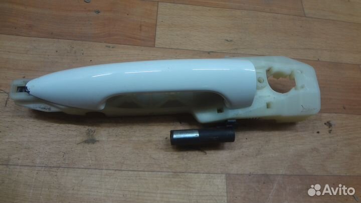 Huyndai Solaris 2010 - ручка двери передней правой