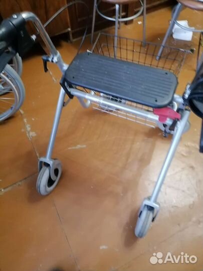 Ходунки для взрослых на колесах