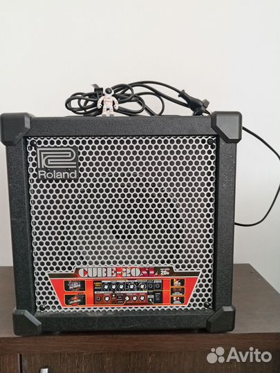 Гитара Yamaha плюс комбик roland