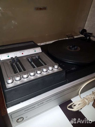 Проигрователь Мелодия 103 В-стерео с колонками