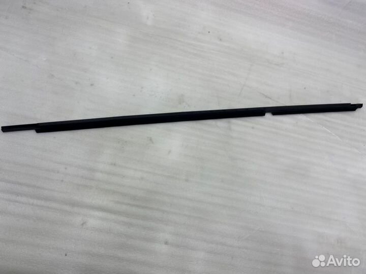 Молдинг на дверь задний левый Toyota Camry V50/V55