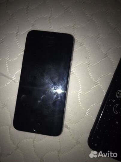 Телефон iPhone 6s