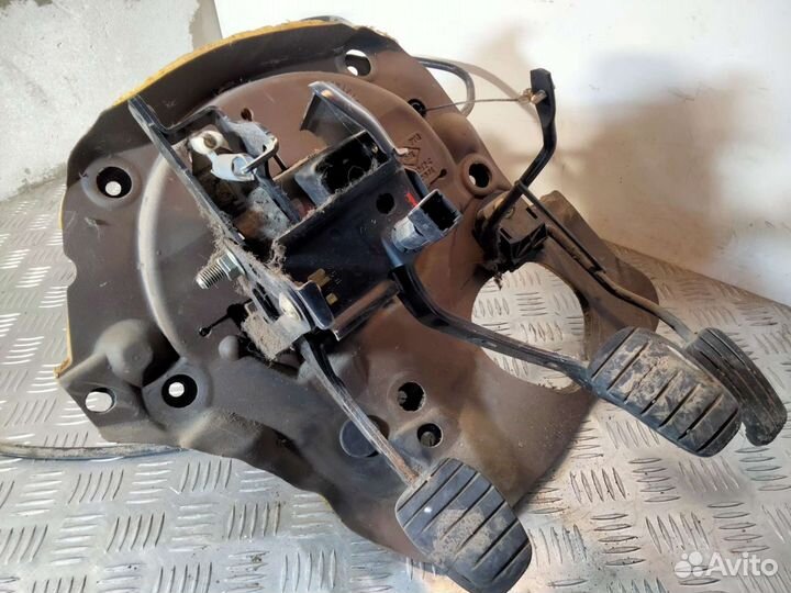 Педальный узел в сборе Рено Кангу