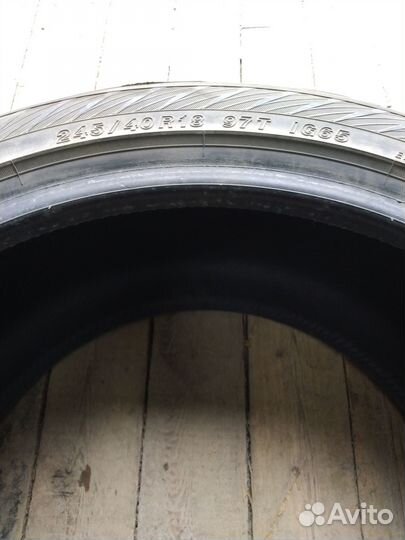 Yokohama Ice Guard IG65 245/40 R18