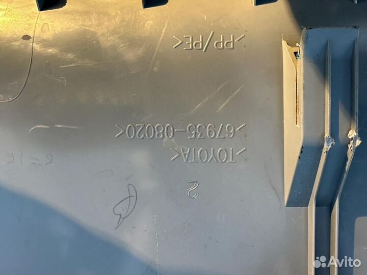 Пластик багажника Toyota Sienna 3