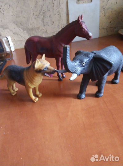 Фигурки животных для коллекции
