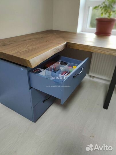 Угловой письменный стол на заказ