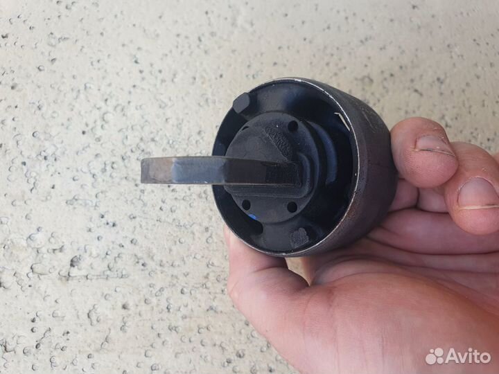 Сайлентблок заднего продольного рычага Мазда сх-5