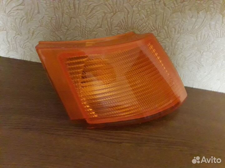 Поворотники на фару на ваз 2110-2112 желтые новые