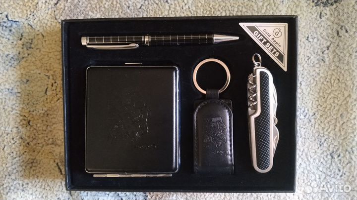 Два подарочных набора -фляжка+ стопки