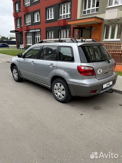 Mitsubishi Outlander 2.0 МТ, 2008, 180 000 км