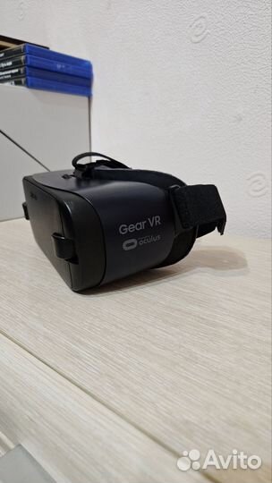 Продам очки виртуальной реальности samsung gear vr