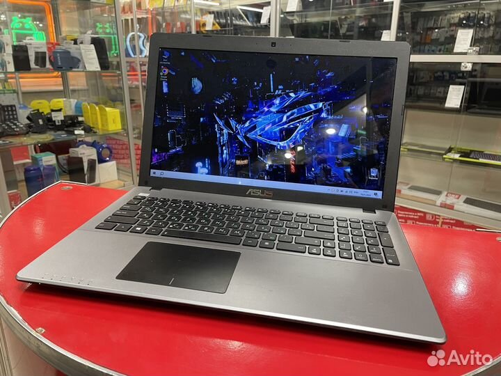Ноутбук Asus X552E