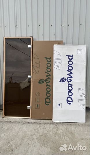 Дверь стеклянная для бани и сауны