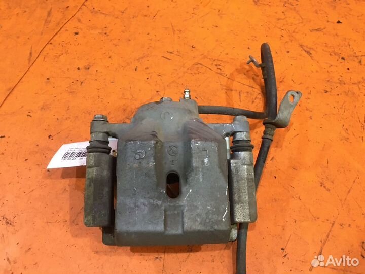 Суппорт Toyota Prius ZVW30 (Переднее Левое)