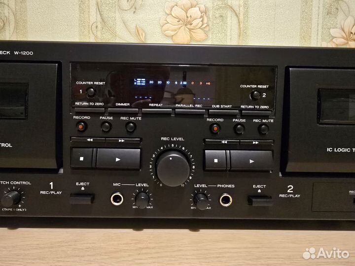 Teac W-1200 кассетная дека