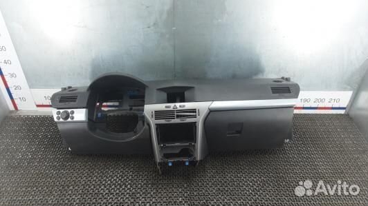Панель приборов (торпедо) opel astra H (3BL16IS01)