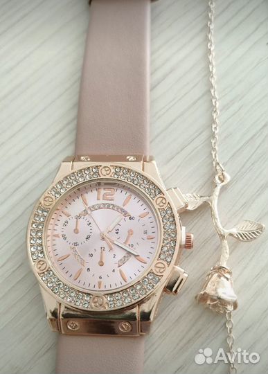 Часы наручные женские