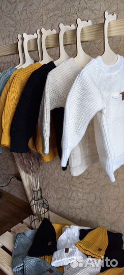 Вязанный костюм детский