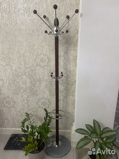 Вешалка напольная металлическая