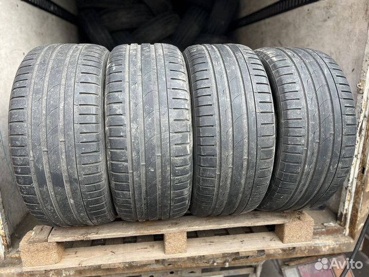 Nokian Tyres Hakka Black 275/45 R20