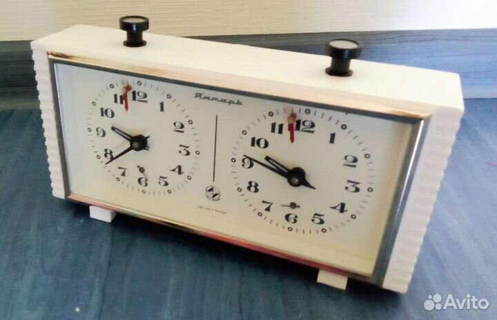 Часы шахматные янтарь