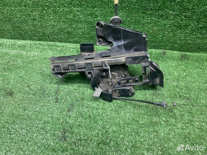 Замок двери задний левый Ford Focus 2