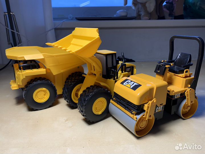 Игрушечные машины CAT
