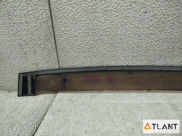 Ветровик задний правый toyota prius