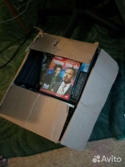 Коробки с dvd дисками + плеер