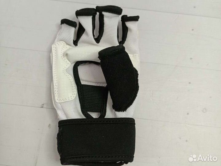Перчатки для тхэквондо